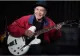 Pandemia de CoVID-19 mai ucide un artist. Muzicianul Trini Lopez a pierdut lupta cu boala
