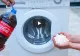 VIDEO - A pus Cola și Mentos în mașina de spălat, apoi a pornit programul de centrifugare