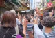 VIDEO Scene șocante la Hong Kong! O fetiță de 12 ani, pusă la pământ de polițiști în timpul celor mai mari proteste pro-democrație