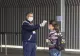 VIDEO - Paznicul a dat cu dezinfectant în ochi unui copil, în loc să-i ia temperatura. Imaginile de pe camera de supraveghere