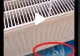 VIDEO – A pus apă cu detergent prin calorifer. A rămas șocat ce a putut să descopere