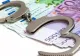 Zeci de clienţi ai unei bănci au fost înşelaţi de o angajată cu sume cuprinse între 51 de lei și 14.000 de euro