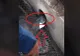 VIDEO – Au auzit zgomote ciudate din canalizare – E incredibil ce au putut scoate de acolo