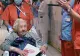O femeie de 104 din Spania, pacientă Covid-19, a fost externată în aplauzele medicilor