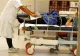 Brancardierul care a detubat din greșeală o pacientă Covid-19 în stare critică, reținut pentru 24 de ore. Femeia a murit