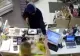 A făcut sex cu hoțul care tâlhărea o benzinărie până a venit poliția