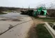 Un autocamion încărcat cu azotat de amoniu, răsturnat pe raza unei localități din județul Călărași