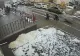 Un bărbat s-a aruncat de pe bloc și a aterizat peste un bebeluș aflat în cărucior. Ambii au murit pe loc