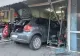 O femeie a intrat cu mașina într-o florărie din Alba Iulia - O persoană a fost luată pe capotă, doi copii au făcut atac de panică