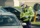 Un bărbat prins fără permis la volan a încercat să dea MITĂ ONLINE 