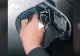 VIDEO – Trucul pe care cei mai mulți șoferi nu-l știu – Cum se alimentează corect mașină cu combustibil, fără să te murdărești
