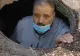 VIDEO - Evadare ca în filme, în această dimineață, la Craiova - Un deținut condamnat pentru omor a ieșit pe geam, cu ajutorul unui cearșaf - Unde l-au găsit polițiștii