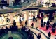 NEGOCIERI în Capitală pe ora închiderii magazinelor din cauza aglomerației. Regim separat pentru restaurante și malluri