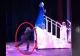 VIDEO – I-a tras rochia de pe ea chiar în timpul concertului – Ce a urmat a uluit spectatorii care nu mai înțelegeau ce se petrece