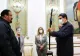 O sabie de samurai, cadoul INEDIT oferit de actorul american Steven Seagal preşedintelui venezuelean Nicolas Maduro