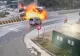 VIDEO Camioane în flăcări după un impact violent pe autostradă - Șoferii au scăpat ca prin minune