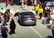 VIDEO | Bătaie în plină stradă, între două clanuri rivale, într-o comună din Vaslui
