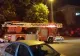 VIDEO Pompierii și polițiștii, ținuți în alertă de un bărbat care amenința că aruncă în aer blocul în care locuiește