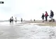 VIDEO Minivacanța de Rusalii, aproape ruinată de ciclon: Vreme ploioasă și rece la malul mării, cazări ANULATE
