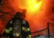 Incendiu la o hală de produse petroliere: pericol de explozie 