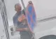 Au dat jos indicatorul rutier cu semnul "INTERZIS" ca să-și vândă pepenii - Imagini STUPEFIANTE