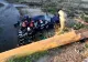 FOTO Accident grav în Neamț - 3 tineri au fost răniți după ce au căzut cu mașina într-un râu
