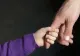 Modificări la Legea Adopției. Guvernul va aproba noile norme metodologice de aplicare - Ce se schimbă