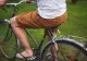 Biciclist amendat cu 1.800 de lei pentru că nu avea beculețe. Poliția ingnoră șoferii drogați