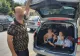Inconştiență totală! Șofer tras pe dreapta, cu trei copii în portbagaj