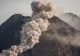Vulcanul Merapi a erupt din nou! Norul de cenușă s-a răspândit până la o distanţă de 3,5 kilometri de crater