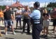 VIDEO Ultima soluție. Protest în stradă pentru un drum neasfaltat