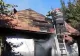 VIDEO | Imagini cutremurătoare cu o fetiță care își caută jucăriile printre resturile casei incendiate