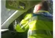 VIDEO | Femeie batjocorită de doi polițiști rutieri, în Covasna. A fost deschisă o anchetă disciplinară
