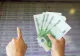 Avertismentul economiștilor: „Criza politică aruncă în aer cursul valutar. Euro va trece de pragul de 5 lei”