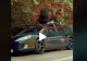 VIDEO – Se întâmplă chiar în România – Un urs devastează o mașină aflată la marginea pădurii