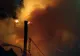 FOTO + VIDEO | Incendiu de amploare la un mall din Sectorul 3 al Capitalei. Case mistuite de flăcări - Trafic blocat