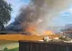 Incendiu de amploare, în Neamț. Un bărbat de 88 ani, salvat de pompieri din casa cuprinsă de flăcări