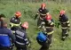 VIDEO | Un pui de urs a rămas cu capul blocat într-un butoi, în Predeal. Pompierii au intervenit 