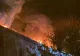 FOTO + VIDEO | Incendiu VIOLENT la acoperişul unui bloc din Slatina. Locatarii au fost evacuaţi