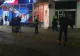 FOTO + VIDEO | Scene șocante în plină stradă, la Arad. Un bărbat a tras cu arma, după ce a înjunghiat o persoană - Polițiștii îl caută