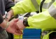 Un bărbat care a tâlhărit un băiat, după ce îl urmărise până acasă, a fost arestat preventiv, în Capitală