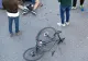 O mașină de poliție a lovit un biciclist pe o stradă din București. Bărbatul e în spital
