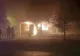 Incendiu de amploare la o fostă haltă din Târgu Mureș. Un bărbat a murit carbonizat
