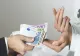 Medic ARESTAT la domiciliu! Este acuzat că a luat mită 10.000 de lei 
