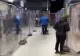 VIDEO | Gardurile despărțitoare de la un centru comercial din România au fost desființate astăzi 
