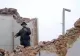 VIDEO + FOTO | GEST EXTREM în Fălticeni! Profesorul Ioan Ilișescu s-a urcat pe o clădire în timpul demolării