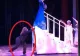 VIDEO – I-a tras rochia de pe ea chiar în timpul concertului – Ce a urmat a uluit spectatorii care nu mai înțelegeau ce se petrece