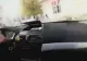 Șofer filmat când făcea drifturi într-un sens giratoriu din Olt. El a fost la un pas să lovească un copil