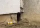 Femeie blocată într-o gură de aerisire, în București. A intrat să salveze o pisică. Pompierii au folosit ulei pentru a o scoate