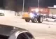 Băcăuanii sunt de-a dreptul REVOLTAȚI: Orașul sub nămeți, un utilajul de deszăpezire face drifturi într-o parcare